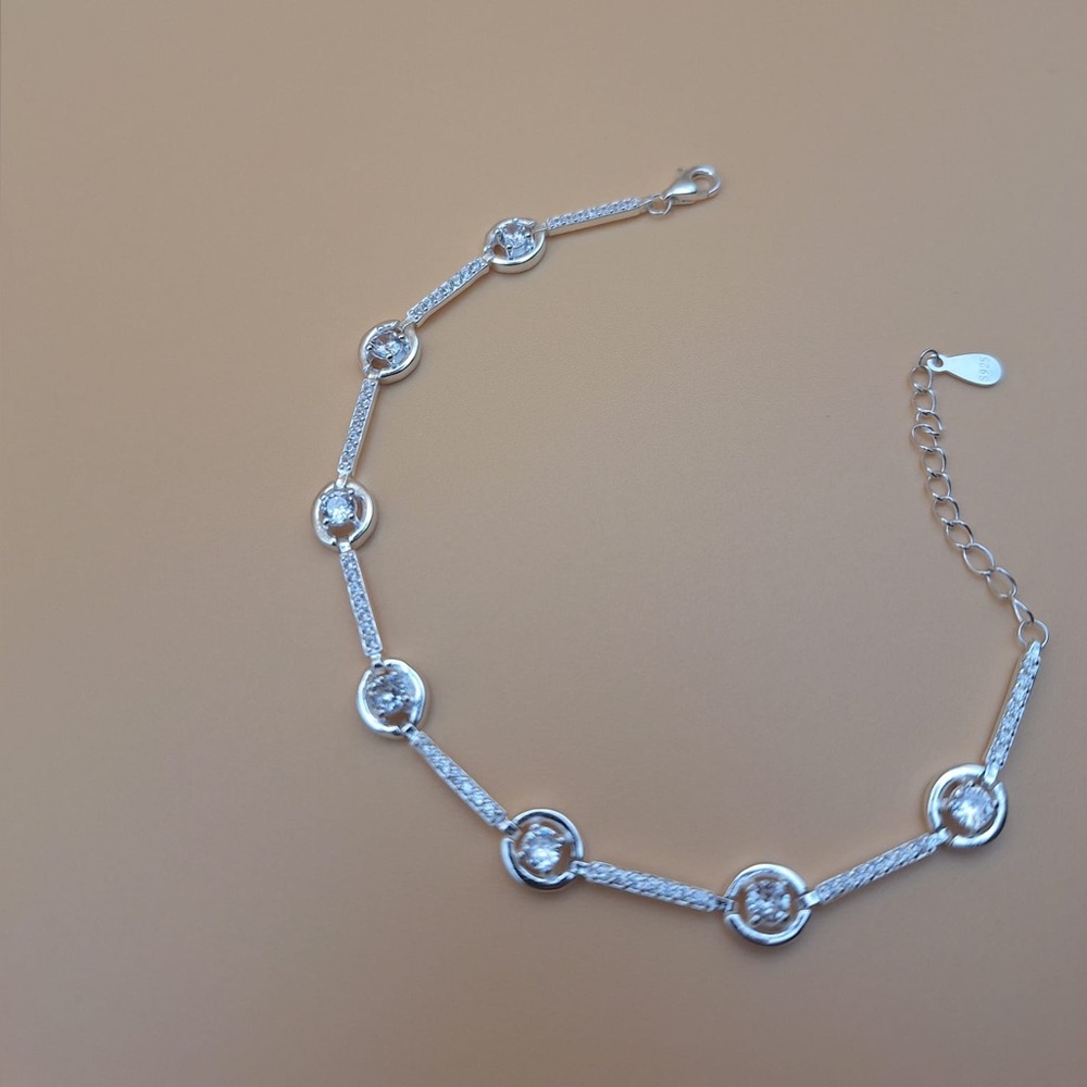 Elegant Silver Bracelet with Crystal Accents